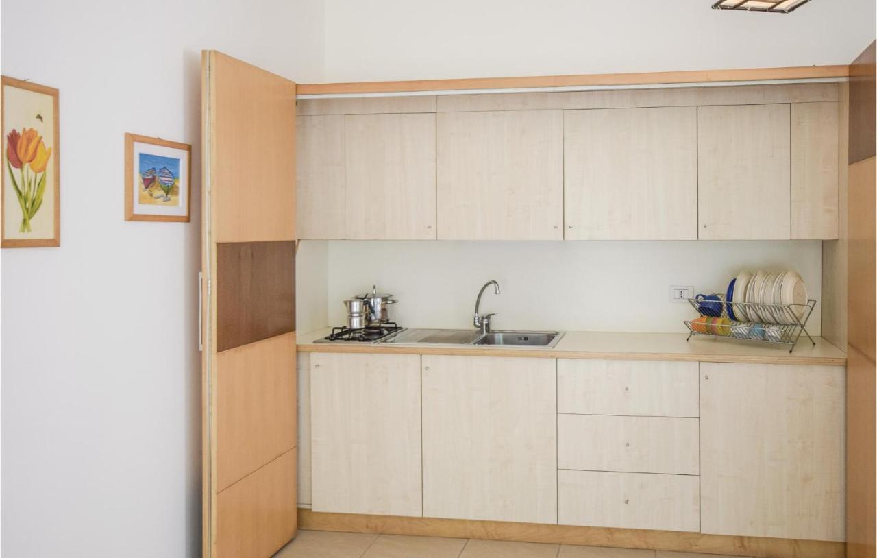 Nice Home In Marina Di Ragusa With Kitchenette エクステリア 写真